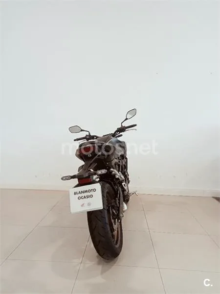 Honda CB 125 R – Vista 8