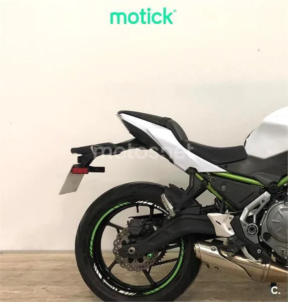 Kawasaki Z650 – Vista 3