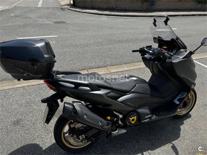 Yamaha TMAX 560 – Vista 11