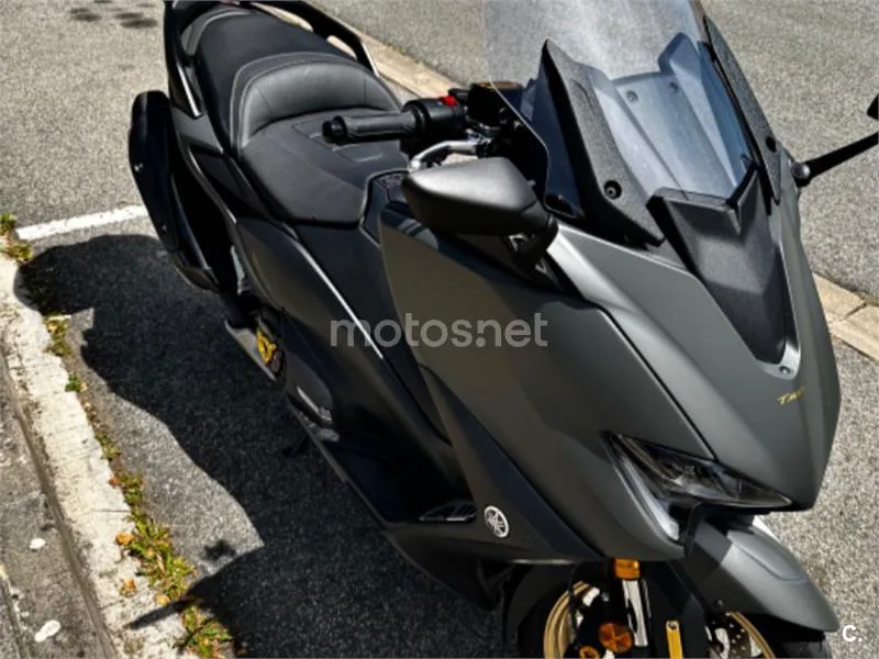 Yamaha TMAX 560 – Vista 3