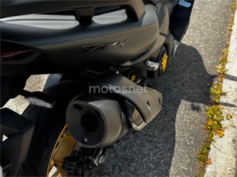 Yamaha TMAX 560 – Vista 4