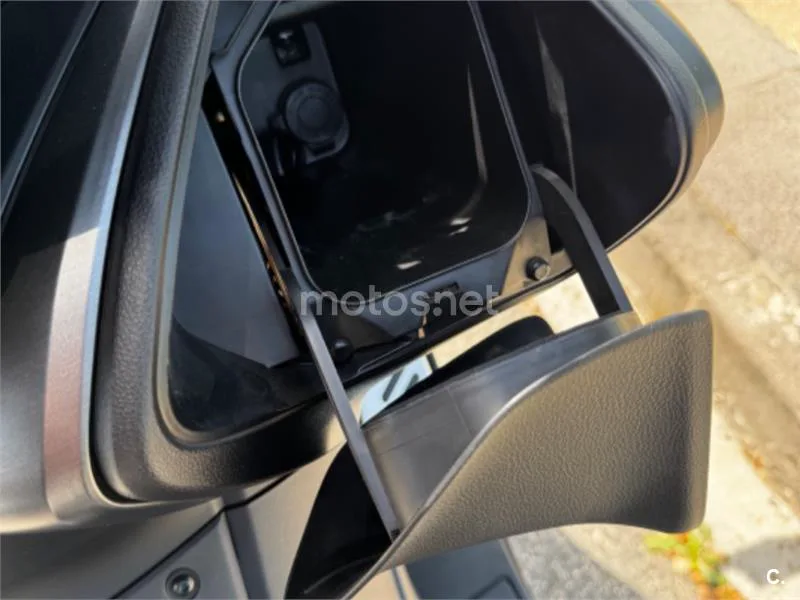 Yamaha TMAX 560 – Vista 8