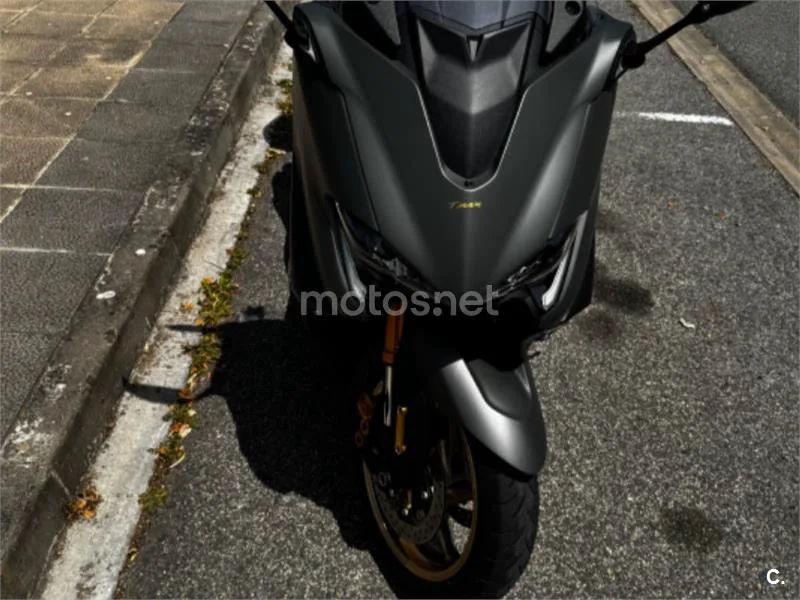 Yamaha TMAX 560 – Vista 9