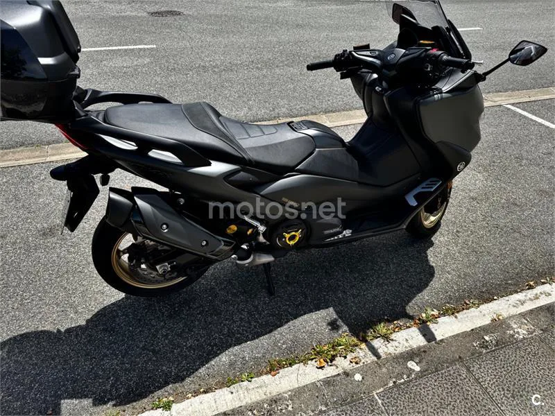 Yamaha TMAX 560 – Vista 10