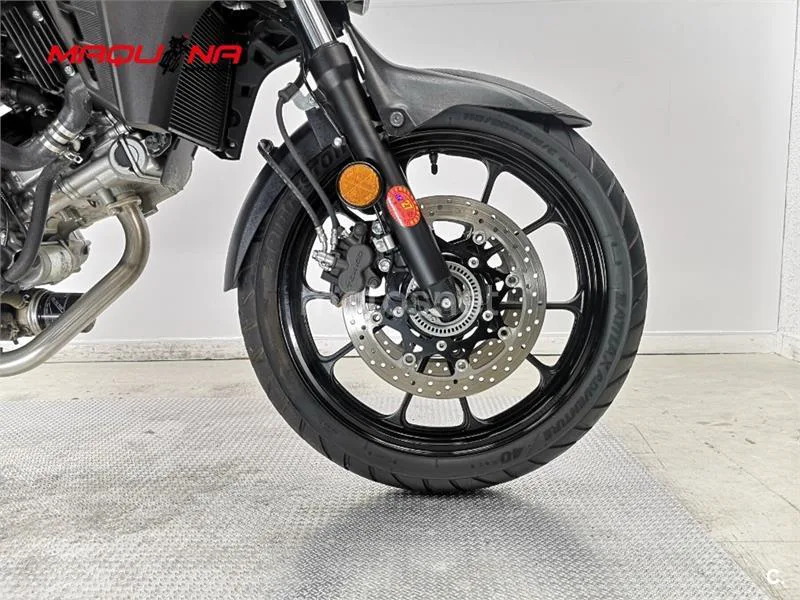 Suzuki V-Strom 650 – Vista 12