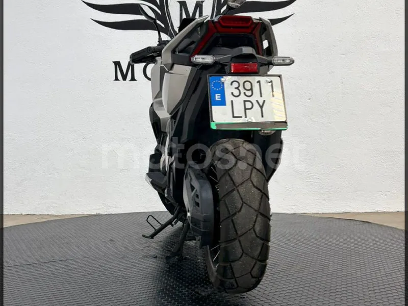 Honda X-ADV – Vista 10