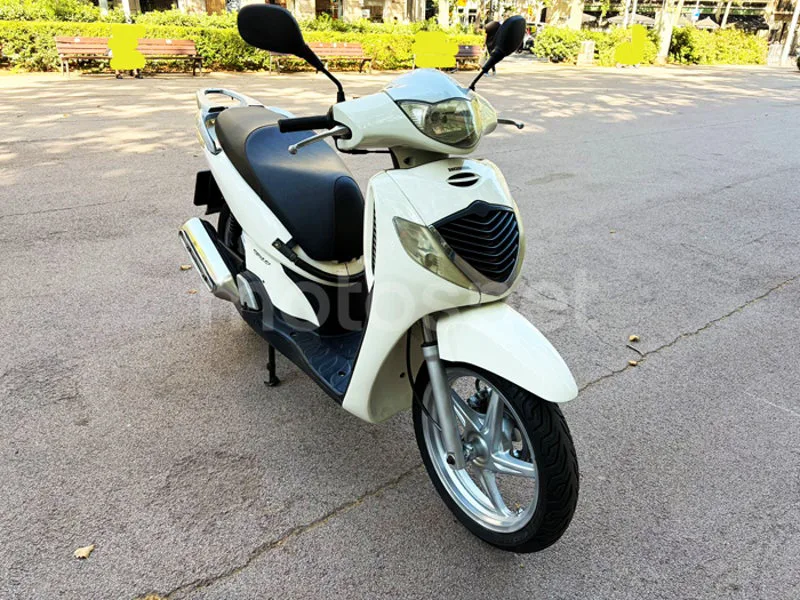 Honda SH125i 1500 € 2005 Barcelona - 2