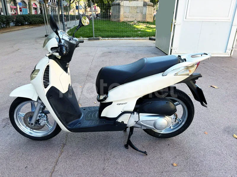 Honda SH125i - Vista 4
