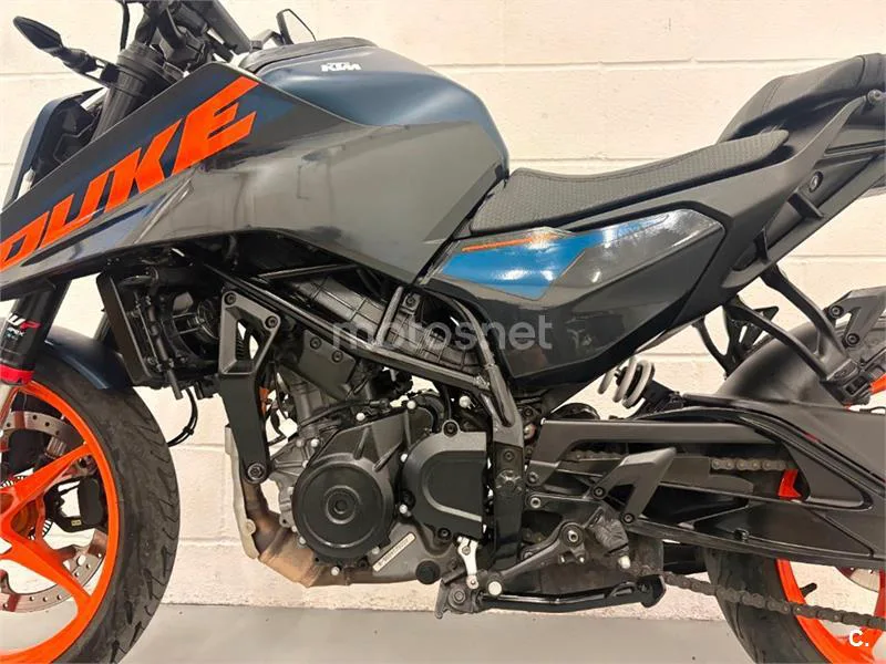 KTM 125 – Vista 14