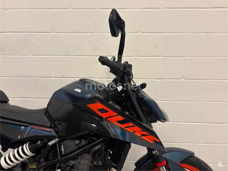 KTM 125 – Vista 15