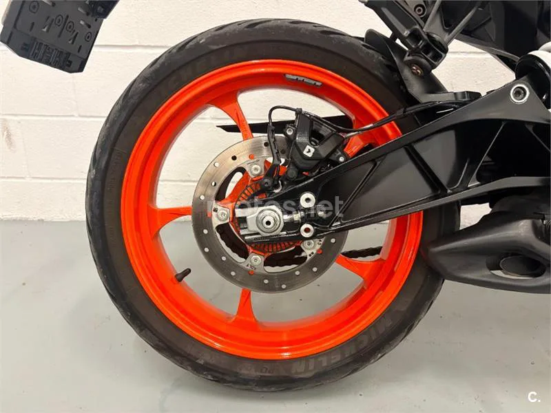 KTM 125 – Vista 9