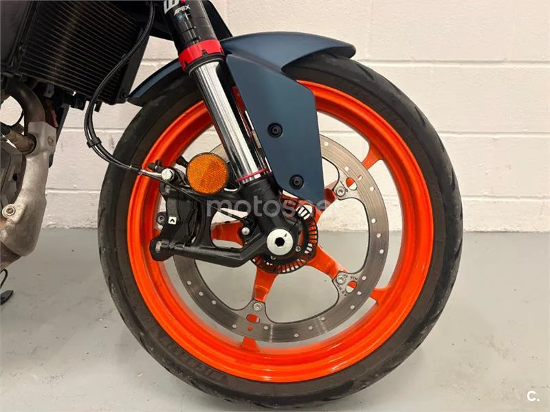 KTM 125 – Vista 10