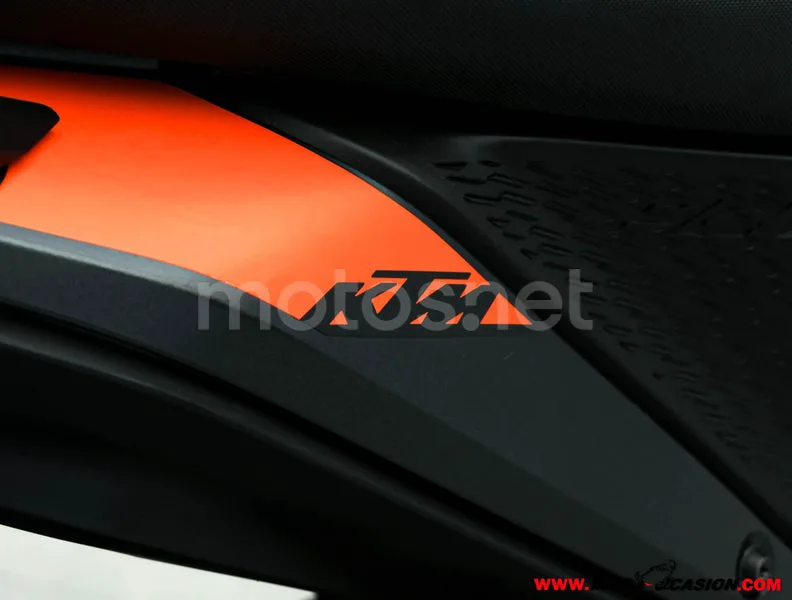 KTM 390 – Vista 8