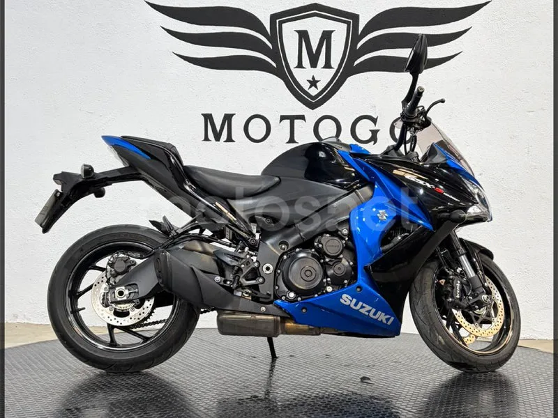 Suzuki GSX-S – Vista 3