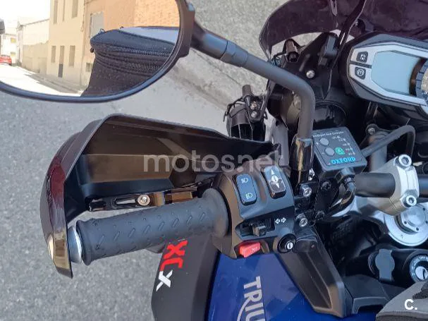 Triumph Tiger 800 XC – Vista 3