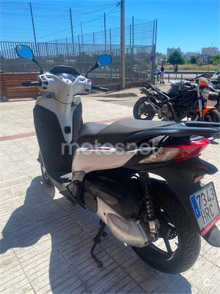 Honda SH 300i – Vista 5