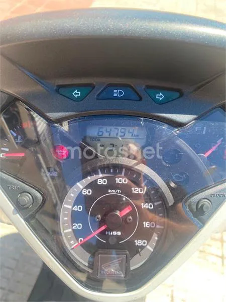 Honda SH 300i – Vista 6