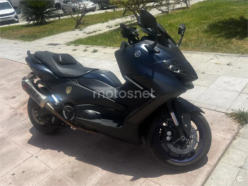 Yamaha TMAX – Vista 6