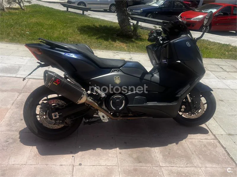 Yamaha TMAX – Vista 7