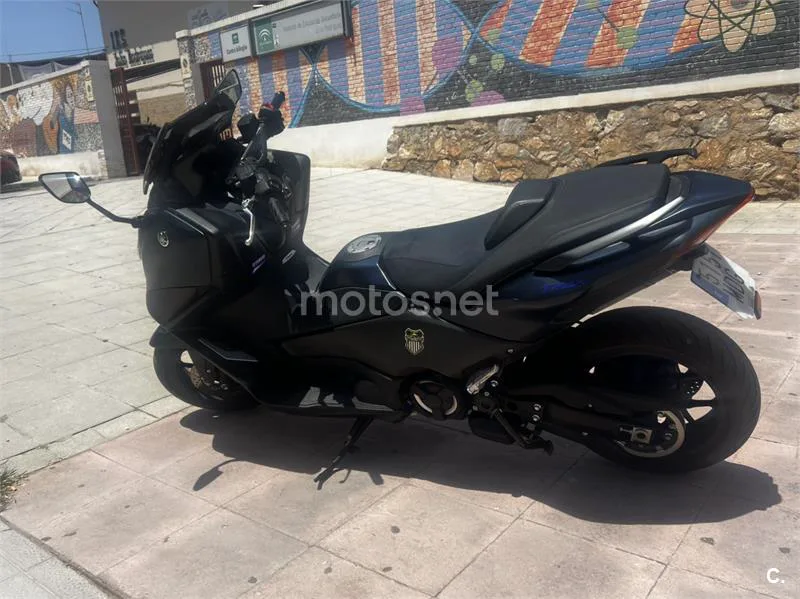 Yamaha TMAX – Vista 10