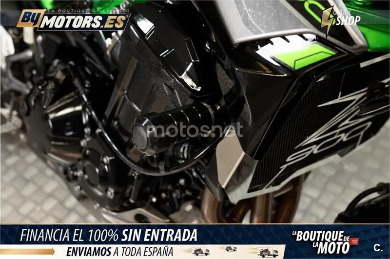 Kawasaki Z900 – Vista 18