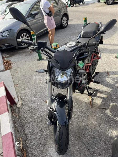 Benelli BN 125 – Vista 4