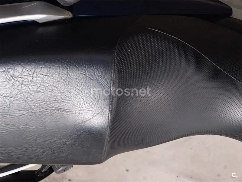 Suzuki V-Strom 1000 - Vista 13