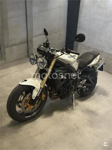Triumph Street Triple – Vista 7