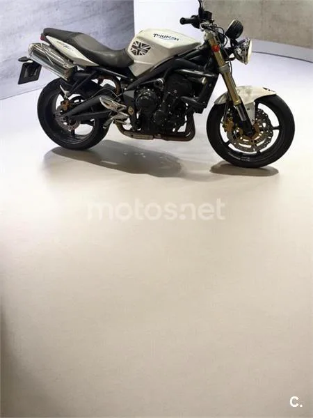 Triumph Street Triple – Vista 9