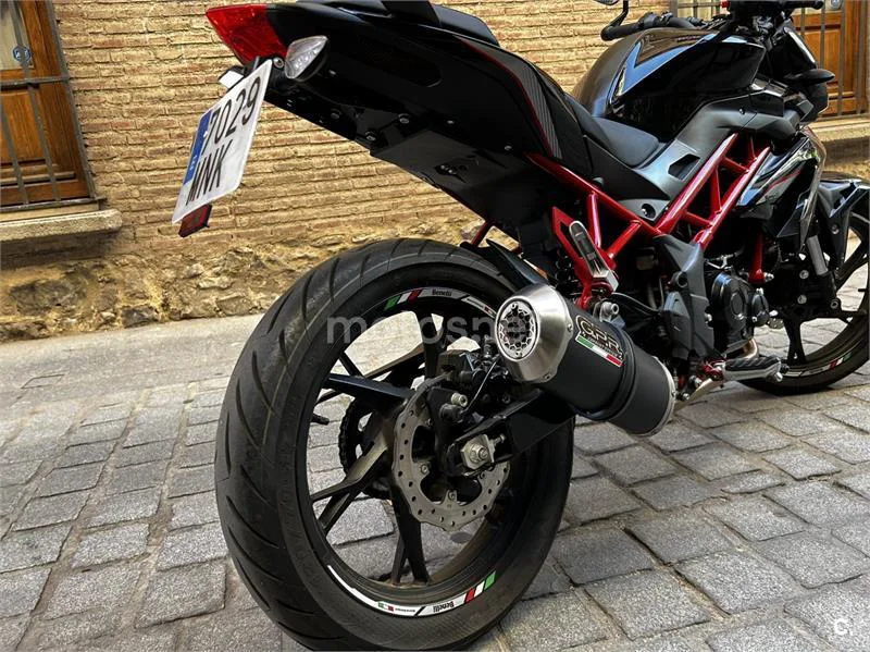 Benelli BN 125 – Vista 4
