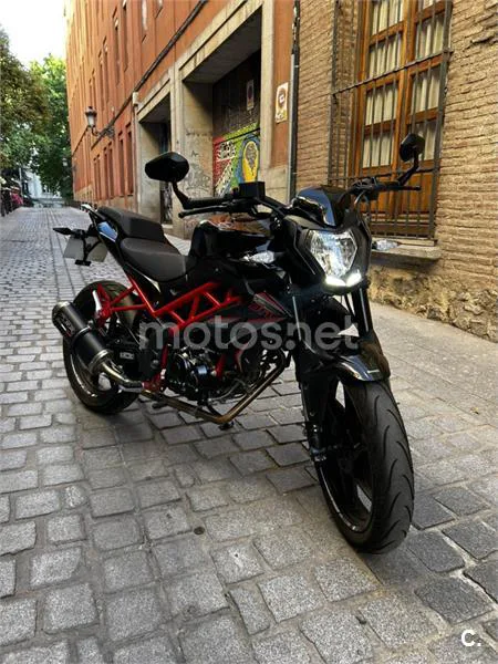 Benelli BN 125 – Vista 5