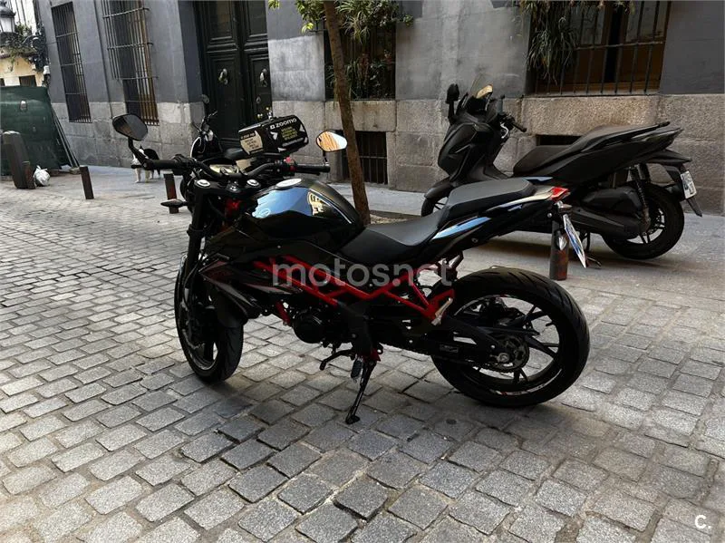 Benelli BN 125 – Vista 7
