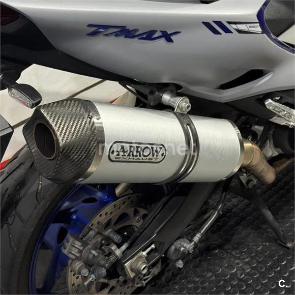 Yamaha TMAX 560 – Vista 15