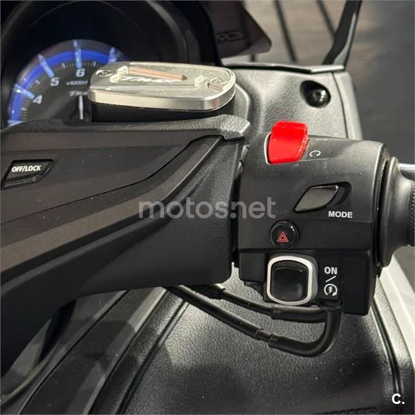 Yamaha TMAX 560 – Vista 19