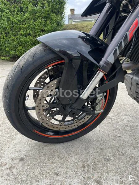 KTM 1290 Super Duke R – Vista 11