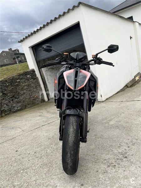 KTM 1290 Super Duke R – Vista 13