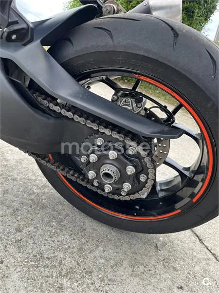 KTM 1290 Super Duke R – Vista 8