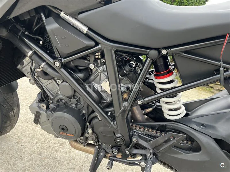 KTM 1290 Super Duke R – Vista 9