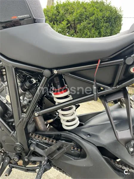 KTM 1290 Super Duke R – Vista 10