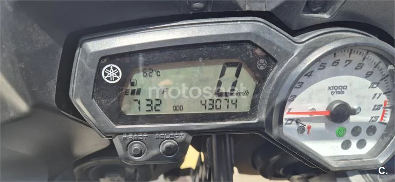 Yamaha FZ8 – Vista 6