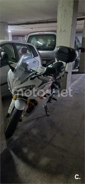 Yamaha FZ8 – Vista 7
