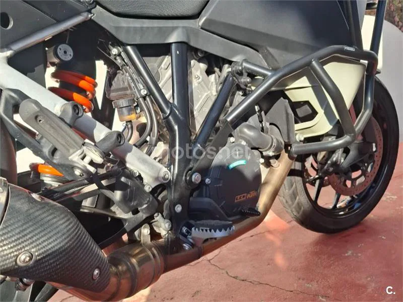 KTM 1050 Adventure – Vista 13