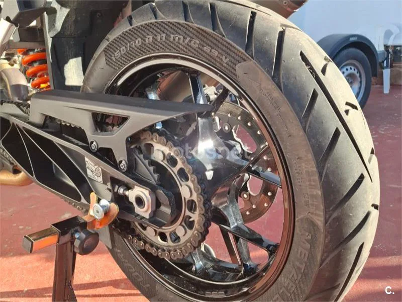 KTM 1050 Adventure – Vista 16