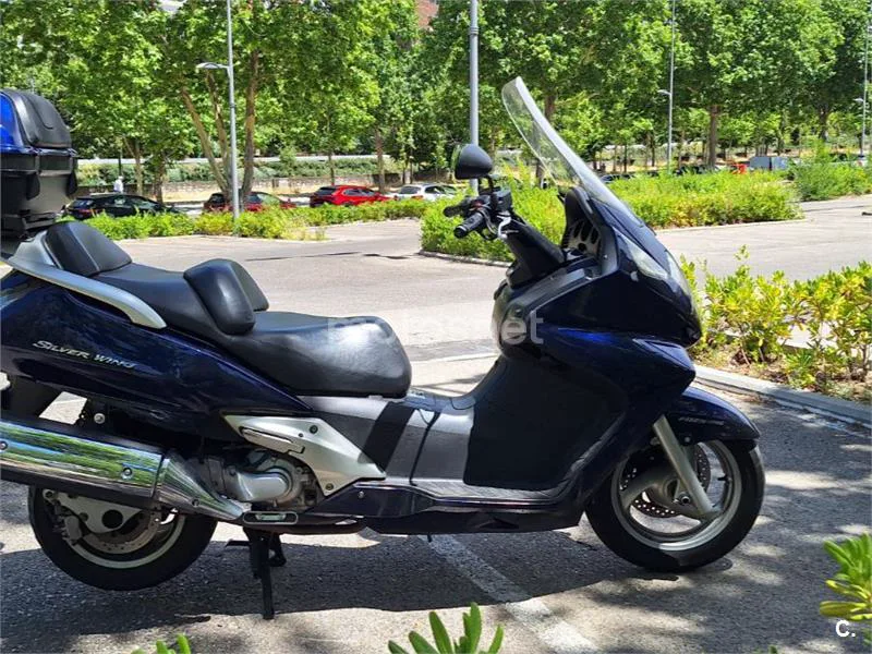 Honda Silver Wing 600 – Vista 4