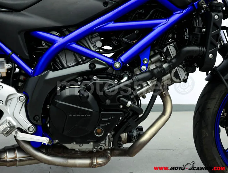 Suzuki SV 650 – Vista 5