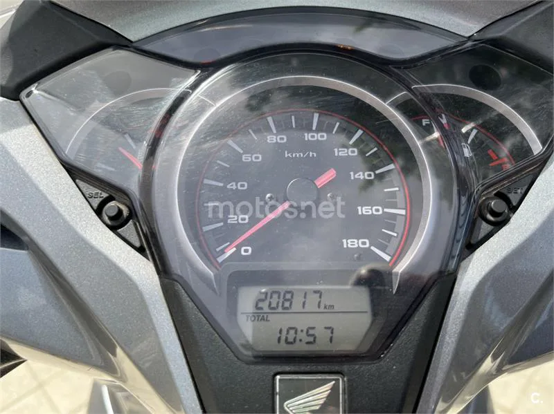 Honda SH 300i – Vista 5