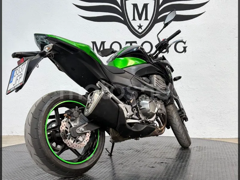 Kawasaki Z800 – Vista 7