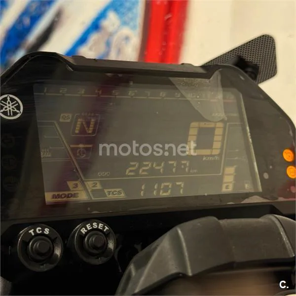 Yamaha Niken – Vista 13