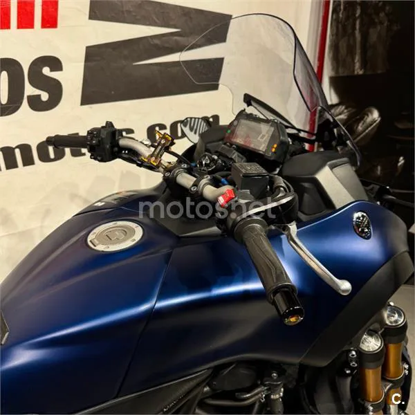 Yamaha Niken – Vista 14