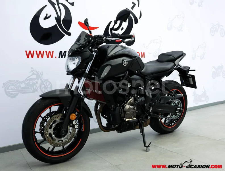 Yamaha MT-07 – Vista 8